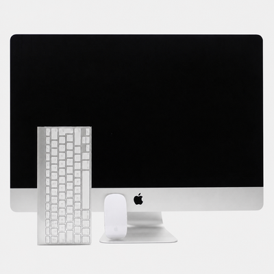 Srebrni iMac od 27 inča, pogled sprijeda s tipkovnicom i mišem